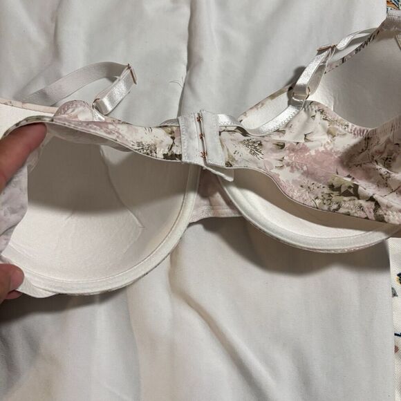 Danskin Intimates T-Shirt Bra UNDERWIRE Lightly Padded Size 40C Floral Cream - Picture 6 of 6